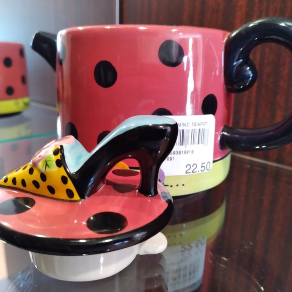 New in Box Shoe Mind Teapot - Picture 2 of 9